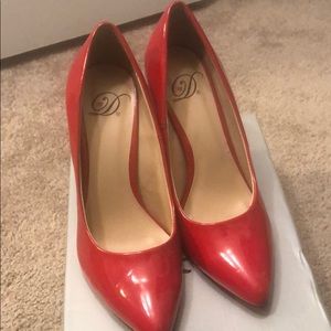Red pumps